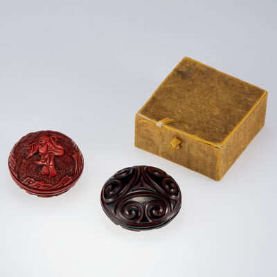 香合（剔紅·剔犀）两点