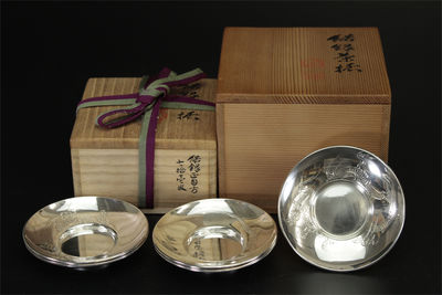 四世藏六造  干支紋雕 純銀圓式茶托5客（共箱）