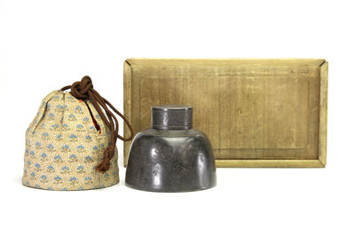 盛茂興號 在銘 漢文花草圖入 點銅茶罐一對（箱付）