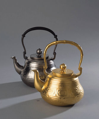 624 二代石黑光南 纯金银回纹壶（付共箱） （一对）