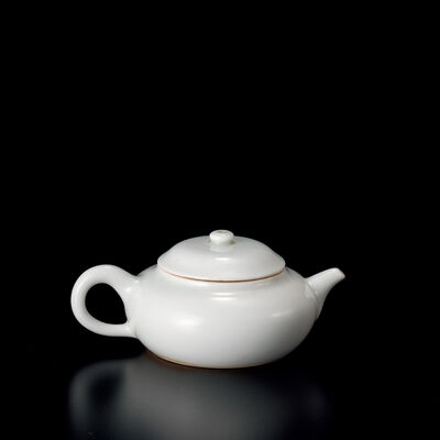 白磁茗壺（収蔵箱）