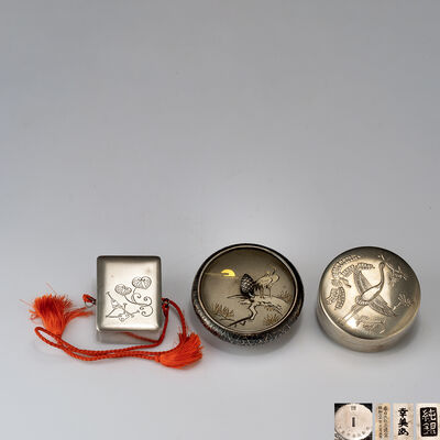 純銀精彫香盒3点　銘有（箱付）