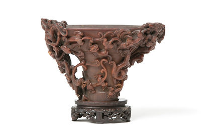 清十七_十八世紀 犀角巧雕蟠龍紋杯