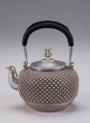 2272 纯银制望月形霰铫子