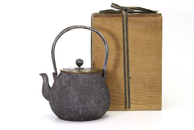 光玉堂造 達摩形鉄瓶 象嵌蓋 在銘 （共箱）