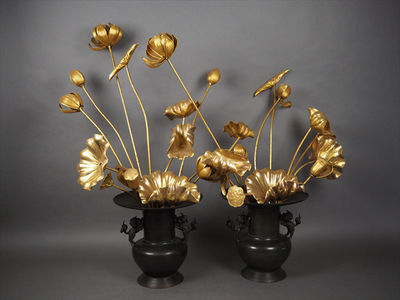 【夢工房】仏教美術木製金箔蓮華古銅唐獅子耳仏花器一雙 　計12.3ｋｇ　　寅-8