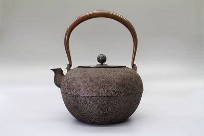 雲色堂名人和田美之助造　銀摘蓋　丸形鉄瓶