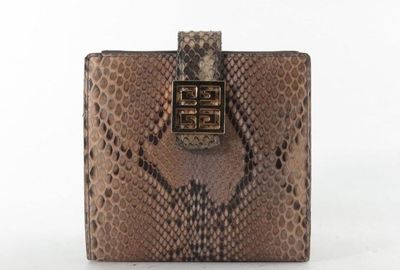 439-06488 ＧＩＶＥＮＣＨＹ 財布