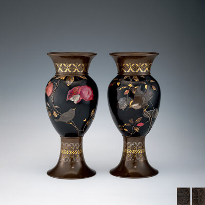 鈴木長吉造　柘榴花鳥金工象嵌花瓶一対　嘉幸銘（箱付）