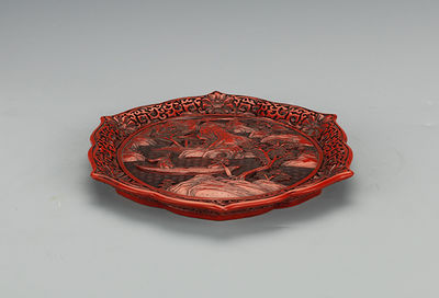 144 剔紅泛舟遊湖雕花飾盤