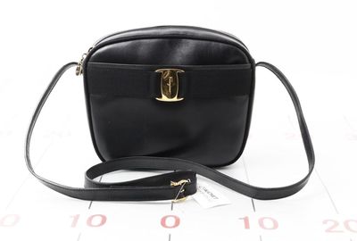 440-02087 Ｆｅｒｒａｇａｍｏ ショルダーバッグ