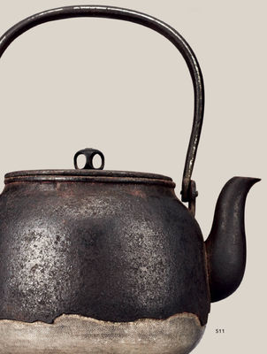 511 铁包银肌地纹壶