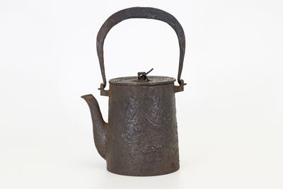 金壽堂造 筒形鉄瓶