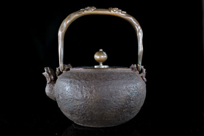 亀文堂造 獣口鉄瓶　網紋底在銘　状態いい