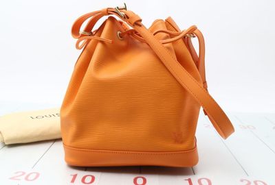 440-00009 ＬＯＵＩＳ　ＶＵＩＴＴＯＮ ショルダーバッグ