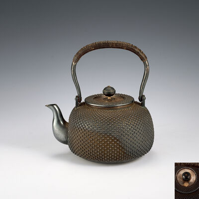 純銀製霰湯沸　家紋入　在刻印（箱付）