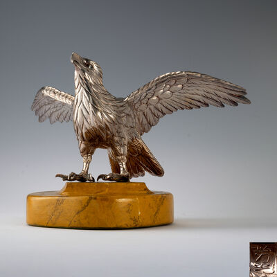 芳光作　洋銀製鷹置物　Bnhams出品名札有