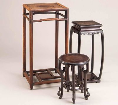 2105 清 紫檀、红木、黄花梨花台 （三件）