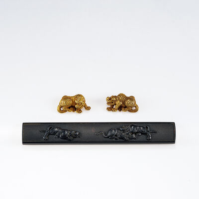 金虎目貫一対·小柄（木箱）