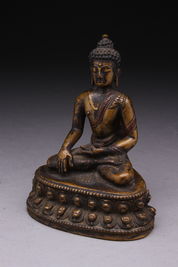 清代 銅漆彩釋迦牟尼佛坐像