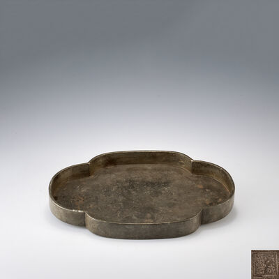 天成號造　古錫花形盤　底刻印（木箱）