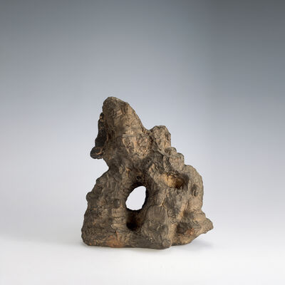 南宋　岩形石彫仏像置物