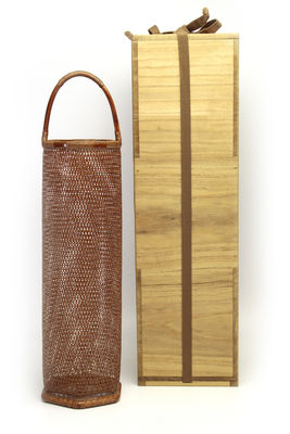 竹雲斎造 鱗編筒形花籃（共箱）