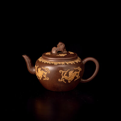 朱泥狮子唐草文急須（箱付）