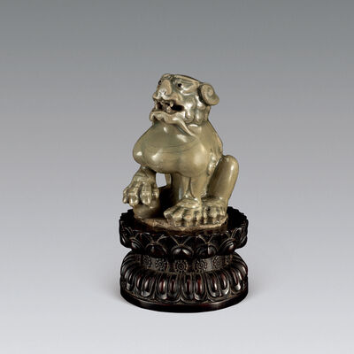 高麗　青磁獅形香薫　台付　傷有