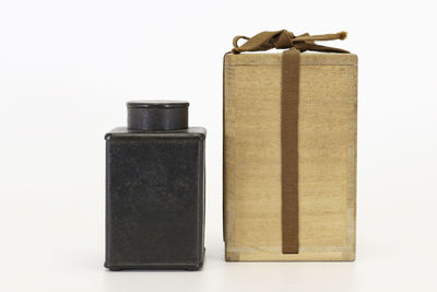 鉄打出 方形茶心壺（共箱）