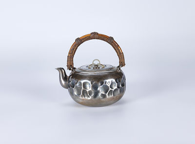 114 純銀 大槌目紋藤把茶壺