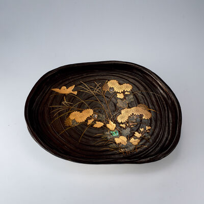岩本清作　秋草蒔絵天然木飾盆（共箱）