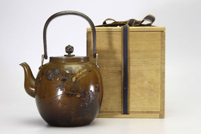 金銀象嵌四季花草文 銅瓶（箱付）