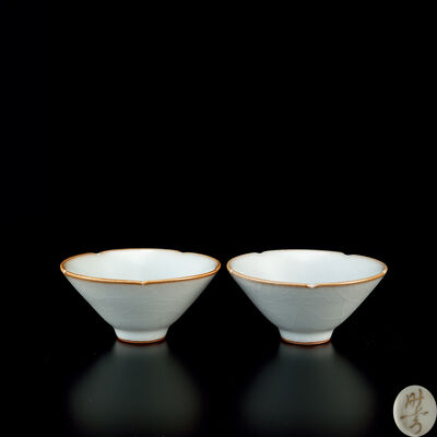 暁芳窯　早期汝窯斗笠杯一対　金銘（元箱）