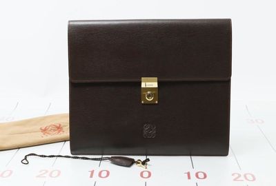 439-00399 ＬＯＥＷＥ セカンドバッグ