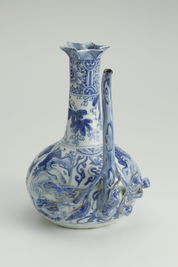 明嘉靖 青花人物故事紋六方執壺