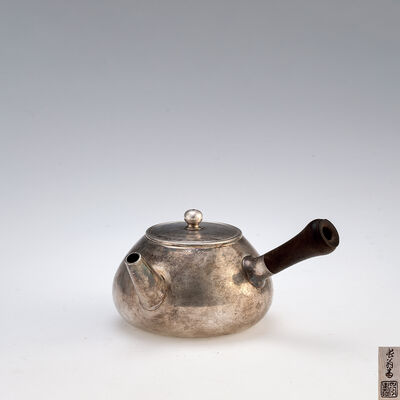 鈴木長翁斎造　銀製急須（共箱）