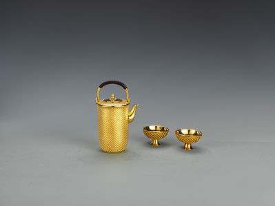 125 純金 芳久作 霧霰紋酒器連酒杯兩隻