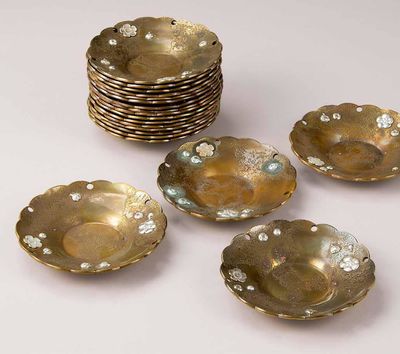 2315 铜嵌银梅花纹杯托 （二十枚）