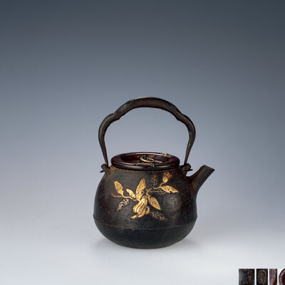 鉄紫堂 金銀象嵌蟹摘小鉄瓶（木箱）