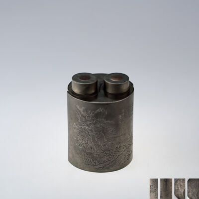 懐古山房主人銘 山水詩文刻純錫太極陰陽茶入一対（黒漆箱付）