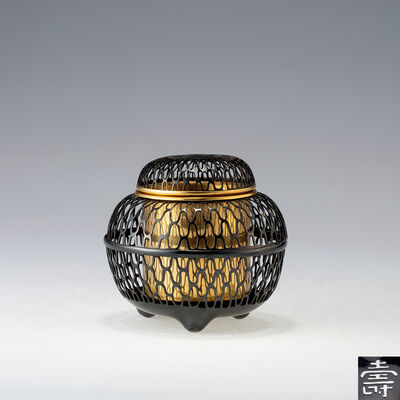 赤銅地寿字透彫香炉（木箱）