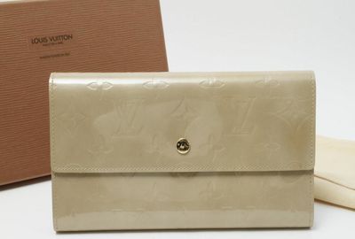 440-02516 ＬＯＵＩＳ　ＶＵＩＴＴＯＮ 財布