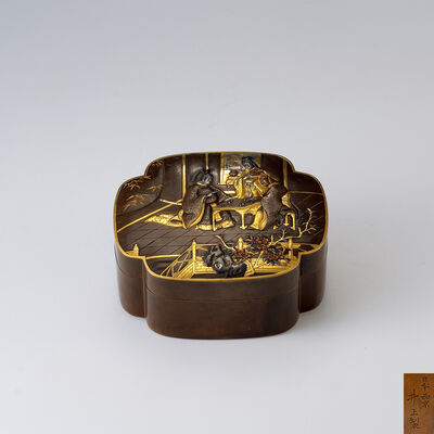 井上製　金銀象嵌物語図金工小箱（箱付）