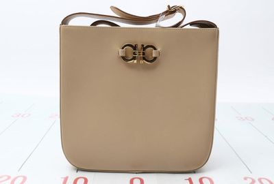 440-02649 Ｆｅｒｒａｇａｍｏ ショルダーバッグ