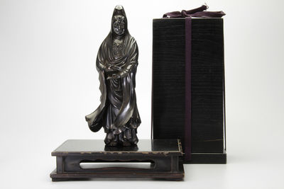 芳山在銘 銀製觀音立像（共箱）