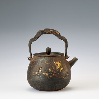 金銀象嵌福寿吉祥文砲口鉄瓶