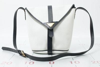 440-04034 Ｙｖｅｓ　Ｓａｉｎｔ　Ｌａｕｒｅｎｔ ショルダーバッグ