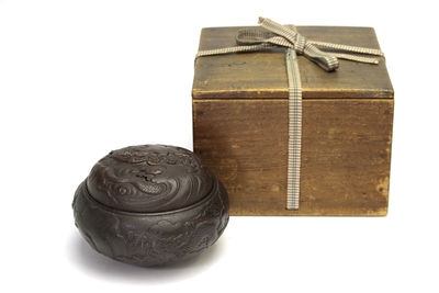 明珍 在銘 鉄打出龍文香爐（箱付）