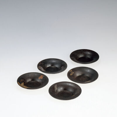 鉄地金銀象嵌図替茶托5客